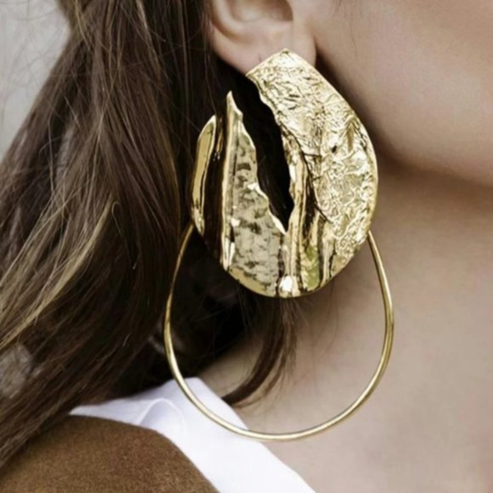 “Anastasia” Big Gold Circle Earrings